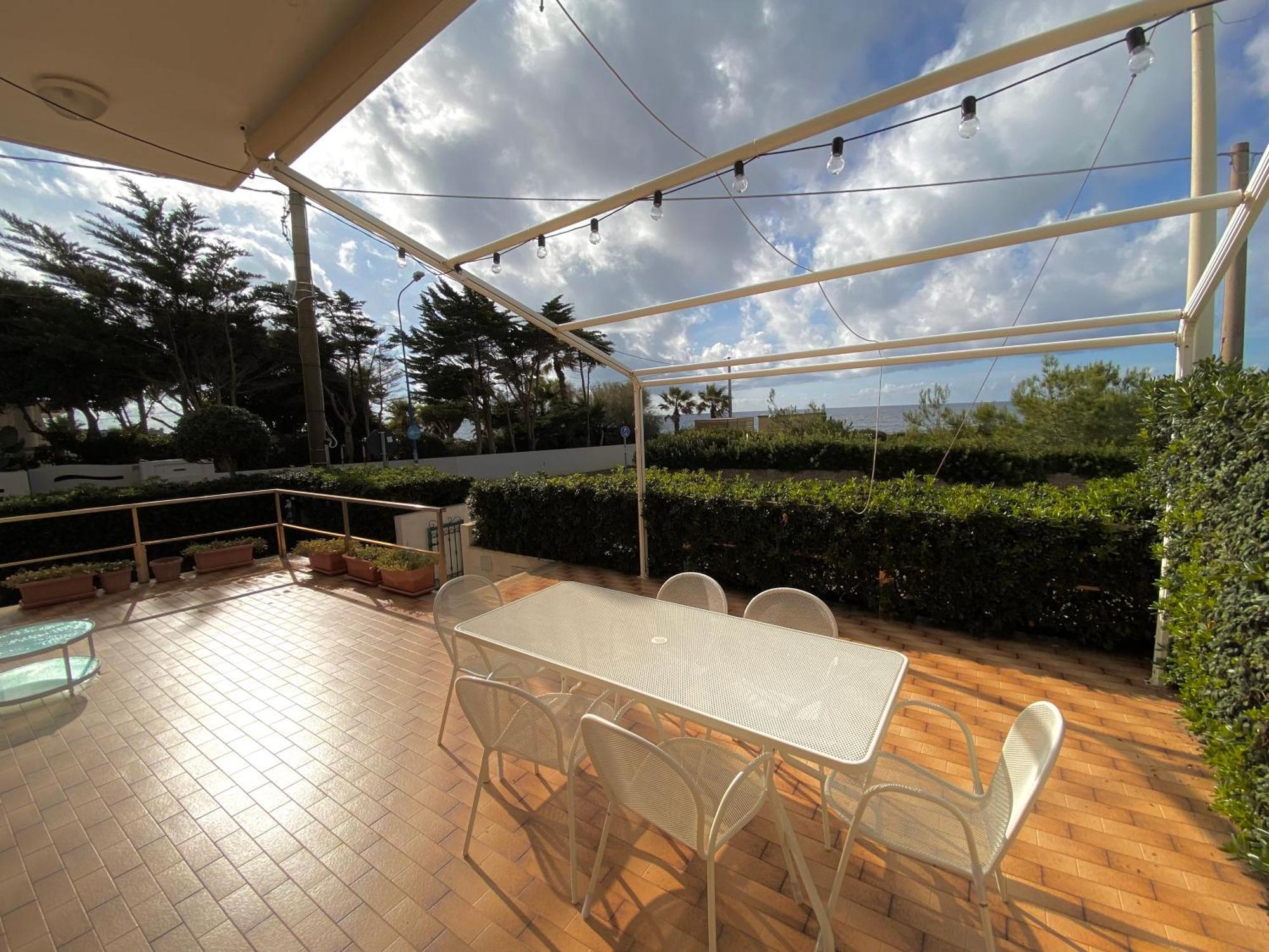 Villetta Frontemare Torre Suda Salento Exterior foto